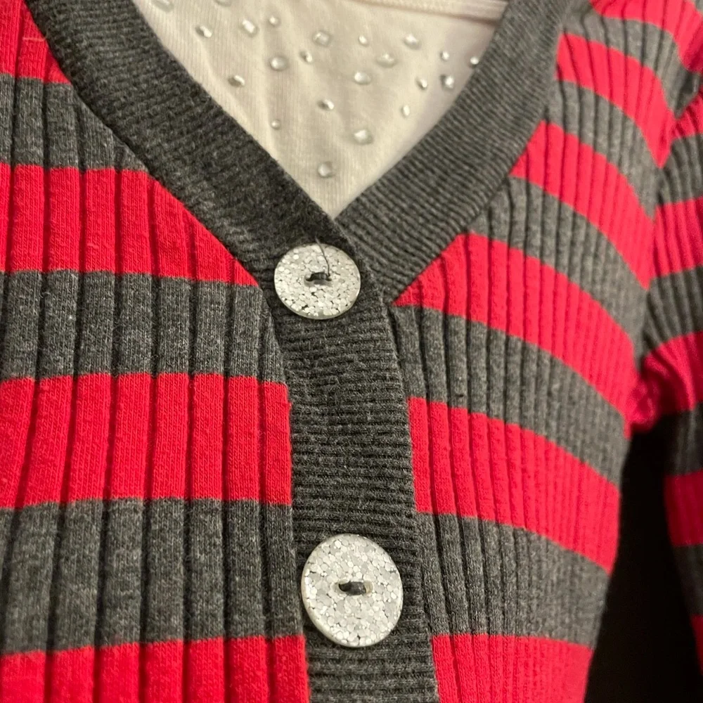 🐠2/$20 Beautees Striped Sweater